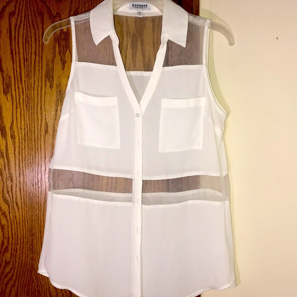 Selling a cute see shirt!!